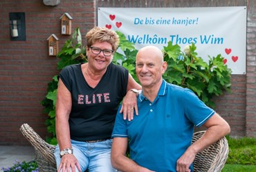 Op deze foto ziet u VieCuri-medewerker Wim Giesbertz met zijn partner Gerda Peeters. 