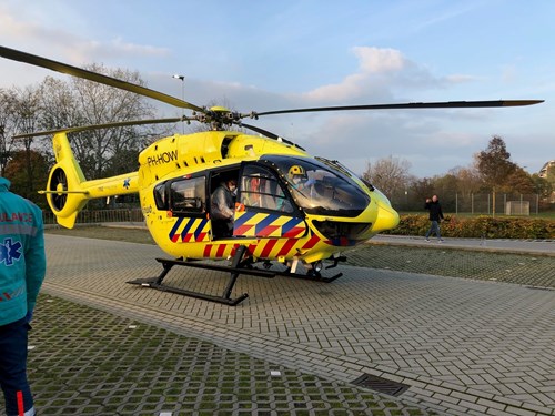 Zojuist is een COVID-positieve IC-patiënt met een traumahelikopter geland bij VieCuri in Venlo.