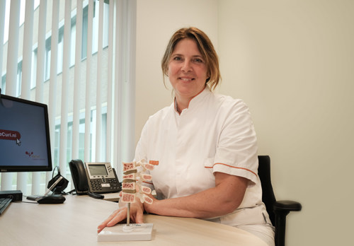 Verpleegkundig specialist Marsha onderzoekt botgezondheid bij prostaatkankerpatienten 