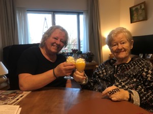 Sylvia en haar moeder Els van der Velden-Jacobs