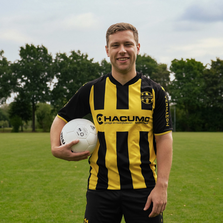 Voetballer Rik is blij dat hij weer klachtenvrij kan voetballen na een operatie aan het compartimentsyndroom