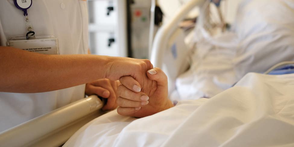  Patiënt en zorgverlener tijdens de Week van de Palliatieve Zorg