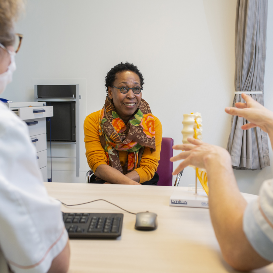 Gesprek Pijnbehandelcentrum en patiënt Gesprek Pijnbehandelcentrum en patiënt