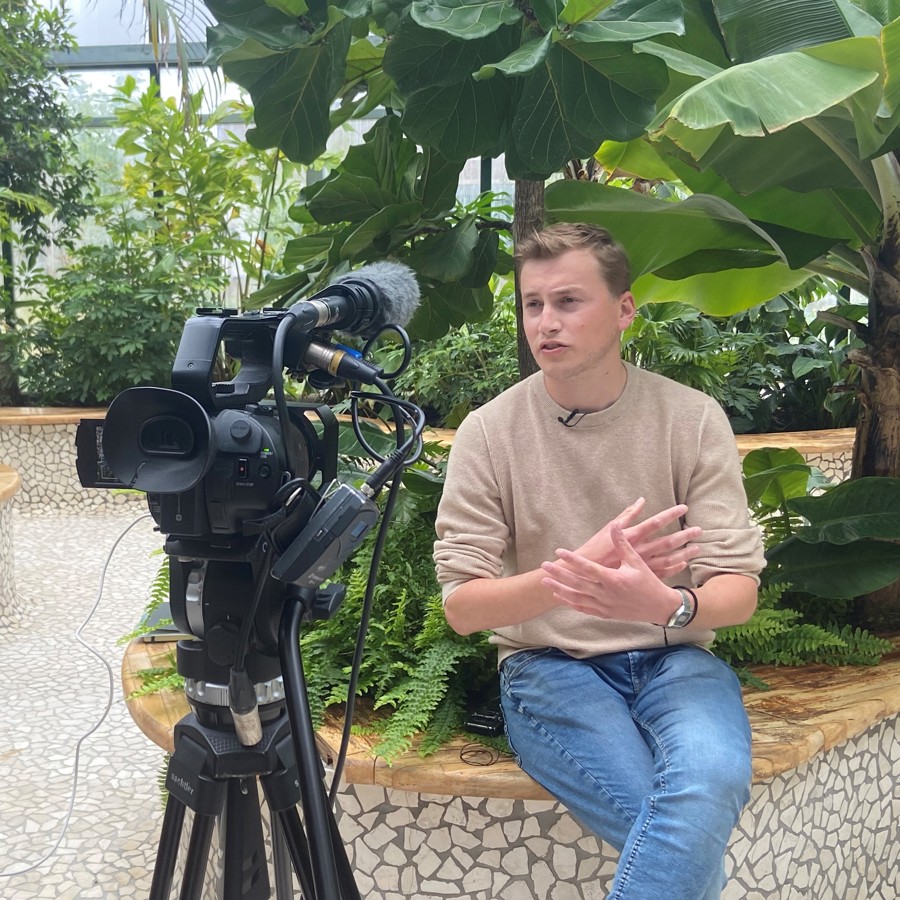 Ken Driessen voor de camera