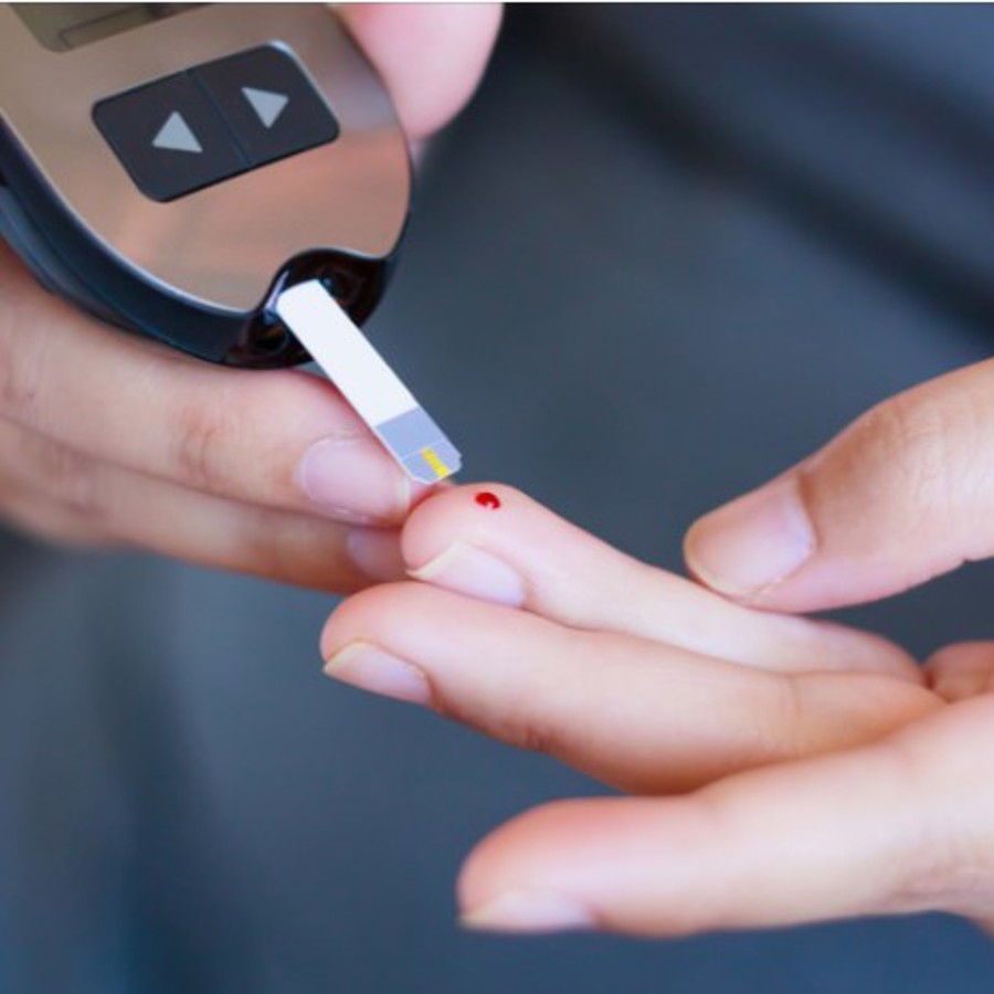 Bloedglucose prikken Bloedglucose prikken
