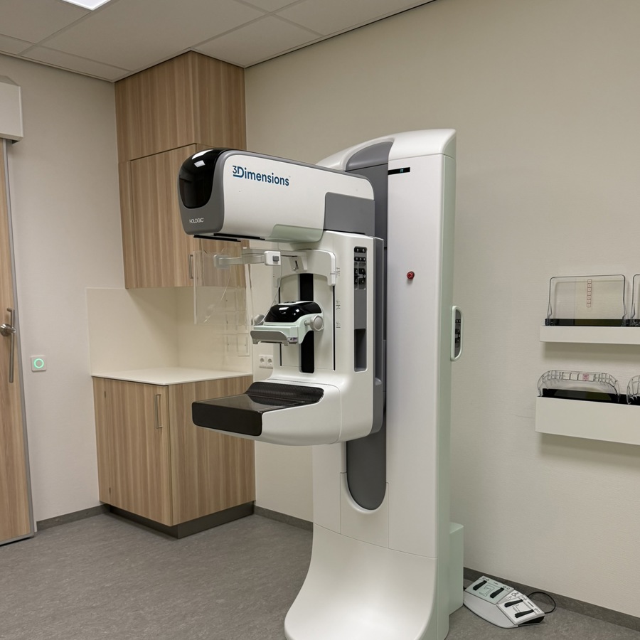 Het mammografie apparaat dat met contrastvloeistof werkt Het mammografie apparaat dat met contrastvloeistof werkt