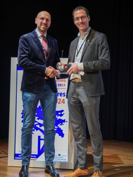 Orthopedisch chirurg Freek Hollmann ontvangt de Mathijsenprijs 2024