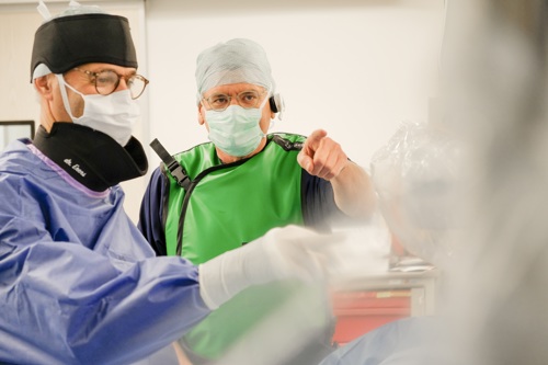 Joan Meeder (rechts): 'Nu we de juiste diagnose kunnen stellen, kunnen e ons ook met medicijnen op een betere kwaliteit van leven richten.'