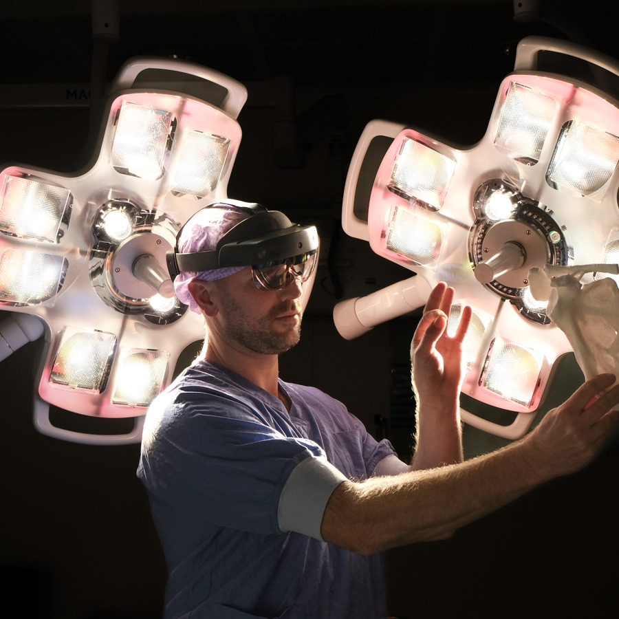 Freek Hollman met HoloLens in OK Freek Hollman met HoloLens in OK