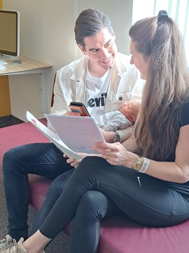 Trotse ouders Max en Annemarije doen als eerste online geboorteaangifte