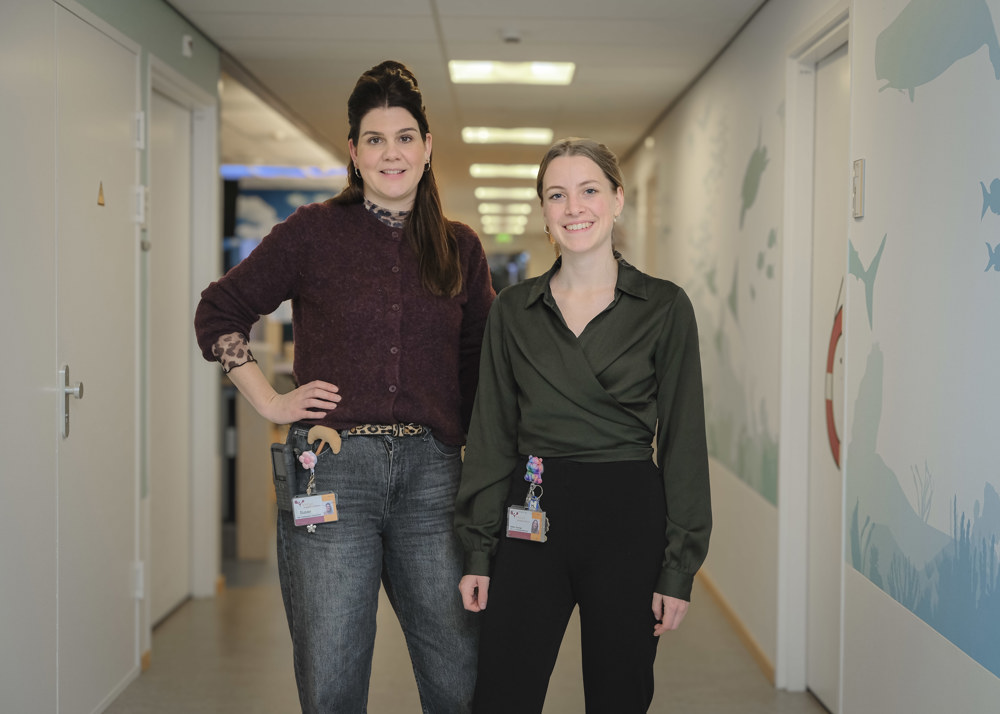Susan Stroecken (medisch pedagogisch zorgverlener) en Esther Konings (arts-assistent Kindergeneeskunde).