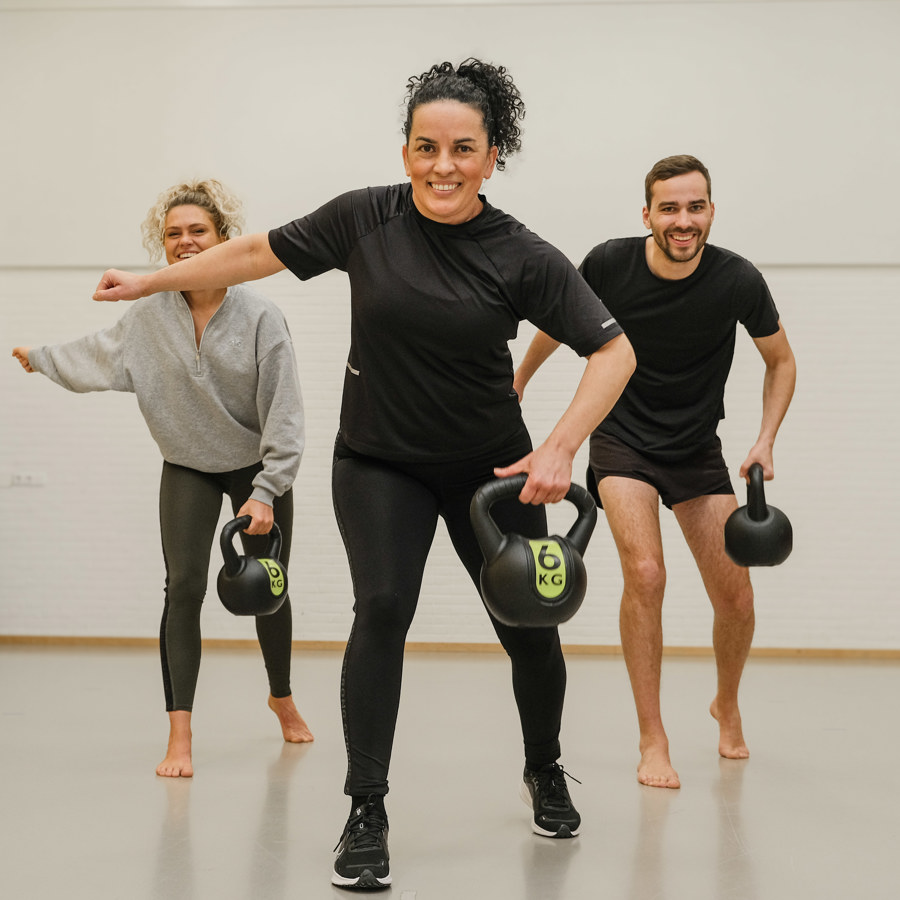 Omaire Ortega tijdens een zumba-les